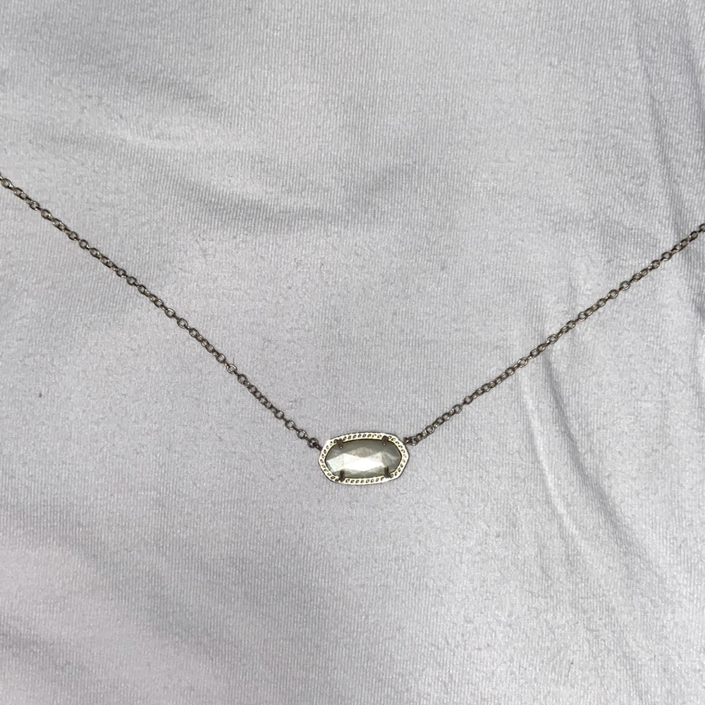 Gold Kendra Scott necklace